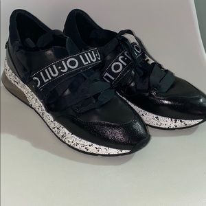 ⭐️ LIU JO Shoes ⭐️ Black&white